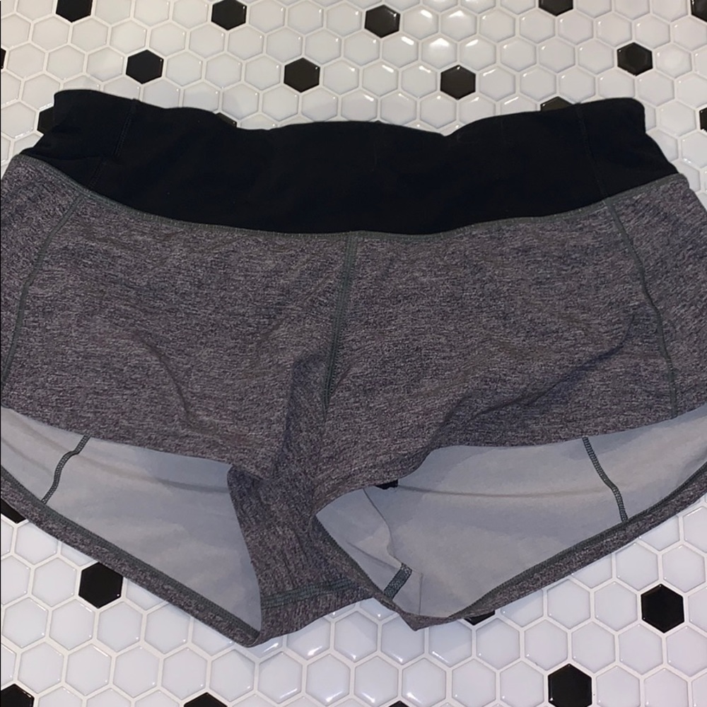 size 6 lululemon shorts